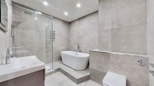 ensuite bathroom- click for photo gallery